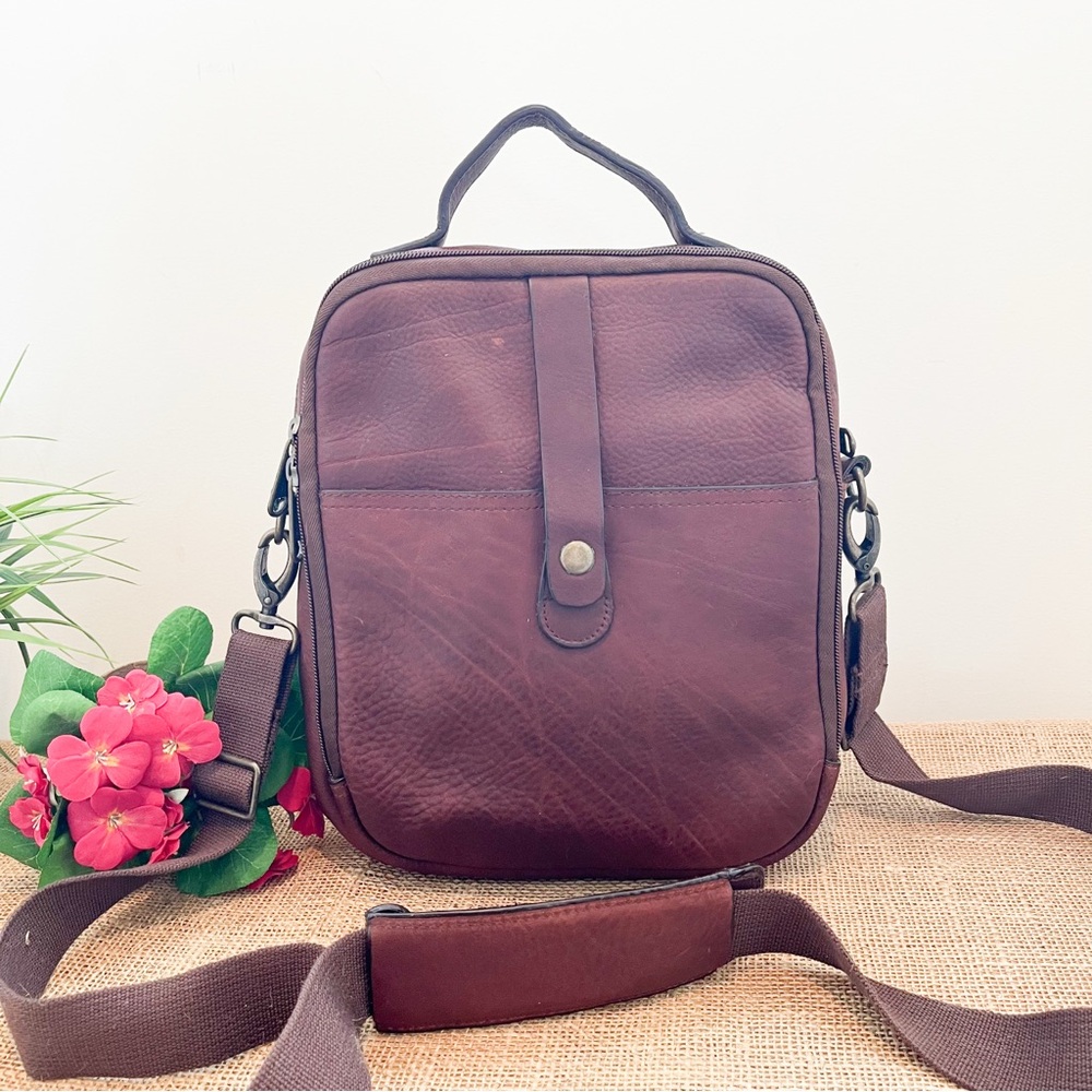 Duluth Trading Co Brown Leather Crossbody Travel Bag - Picture 9 of 16